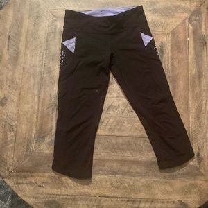 Ivivva girls leggings with pockets.